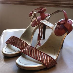 Isaac Mizrahi New York Coral/Gold Heels SZ9.5
